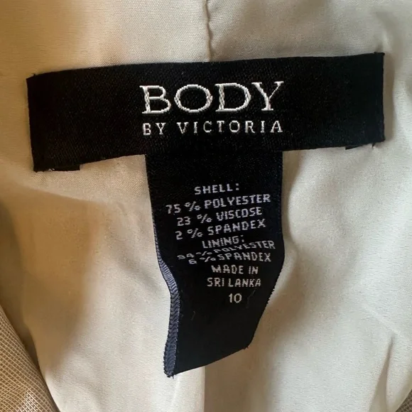 BODY by VICTORIA tan short sleeve button front belted blazer style top size 10 - Picture 5 of 6